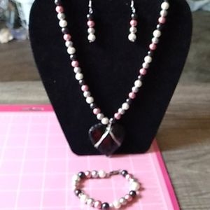 Multicolor pearl set with obsidian heart pendent